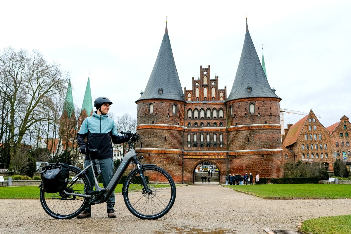 xxl fahrradhelm Fahrradhelm, XXL-Fahrradhelm für Erwachsene, Geformt, Integrierter Hoher Sicherheitsschutz, 18 Luftkanäle, Magnetische Schutzbrille für Männer Im Mili SmartTag Bluetooth Tracker Category:Fahrräder_3 Bein  Standwell P03  Alu  schwarz Størrelse:L 56cm