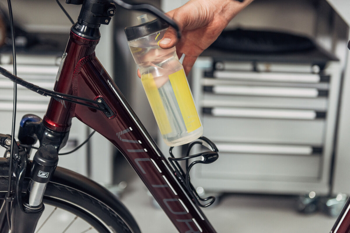 KTM Alu Fahrrad Trinkflaschen Flaschenhalter seitliche Entnahme